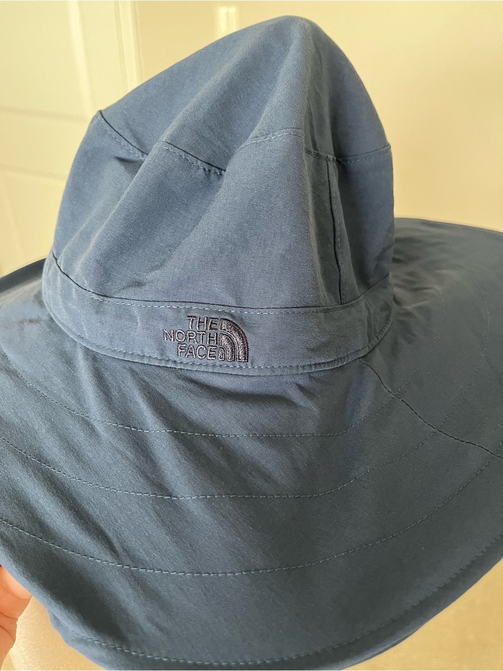 NWOT The North Face Navy Blue Collapsible Fishing Hat with Travel Bag - Picture 4 of 12